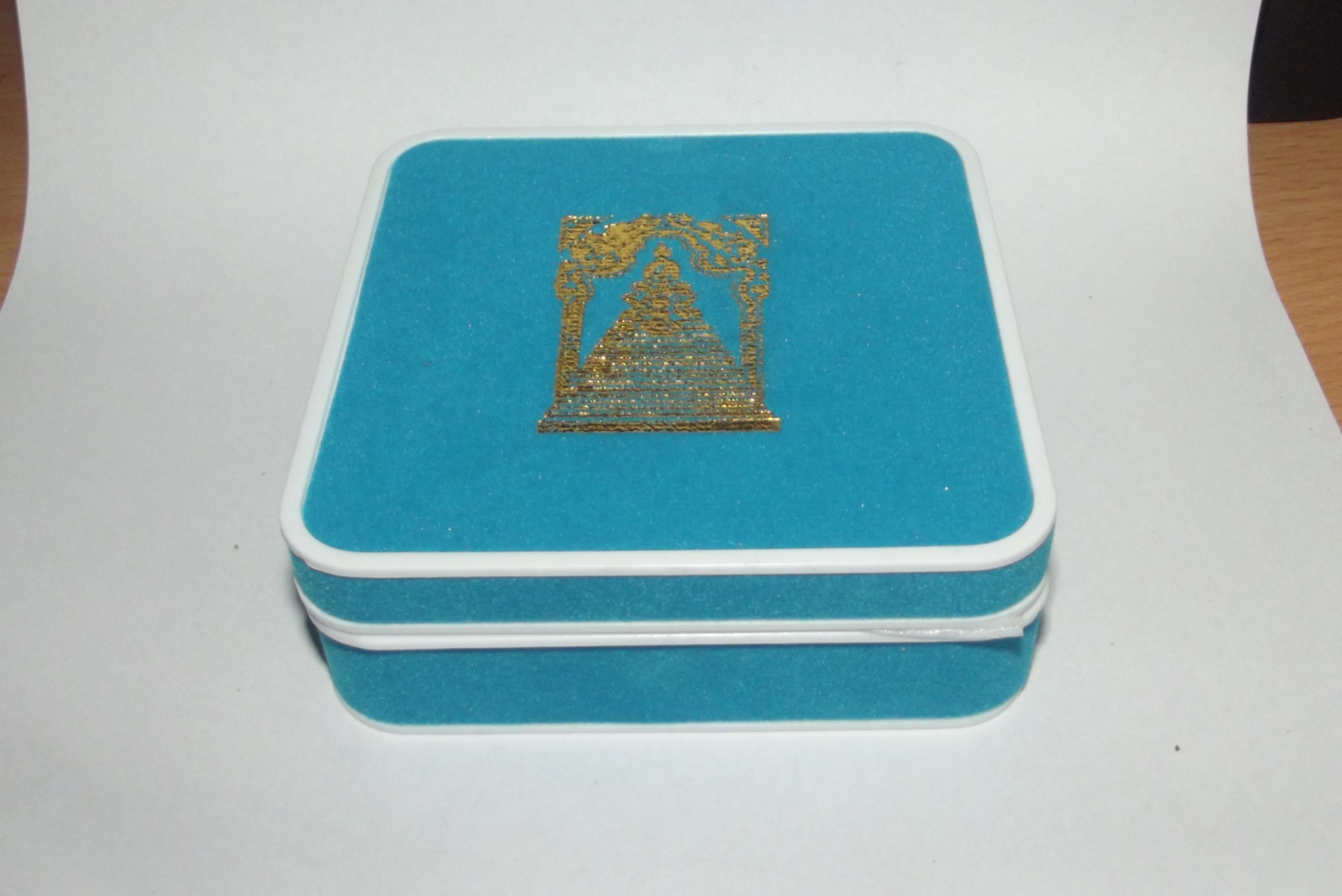 Pra Somdej Koo Bun Baramee Sethee Dtor Ngern Dtor Tong - Gao Maha Mongkol Edition - 2 Amulet Box Set - Temple of the Dawn 2554 BE Pra Somdej Koo Bun Baramee Sethee Dtor Ngern Dtor Tong - Gao Maha Mongkol Edition - 2 Amulet Box Set - Temple of the Dawn 2554 BE