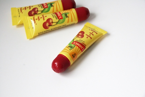 CARMEX вишневый бальзам для губ