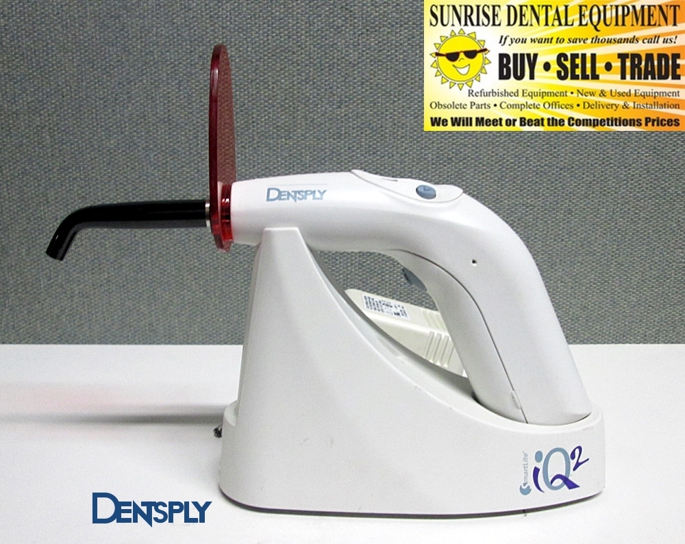 Dentsply IQ2 Smartlite LED Cordless Curing Light *Used